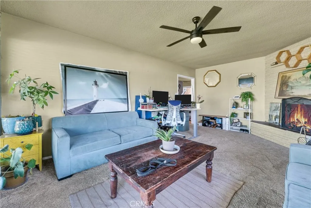 5278 Sierra Vista Avenue, Riverside, California 92505 home-pic-25